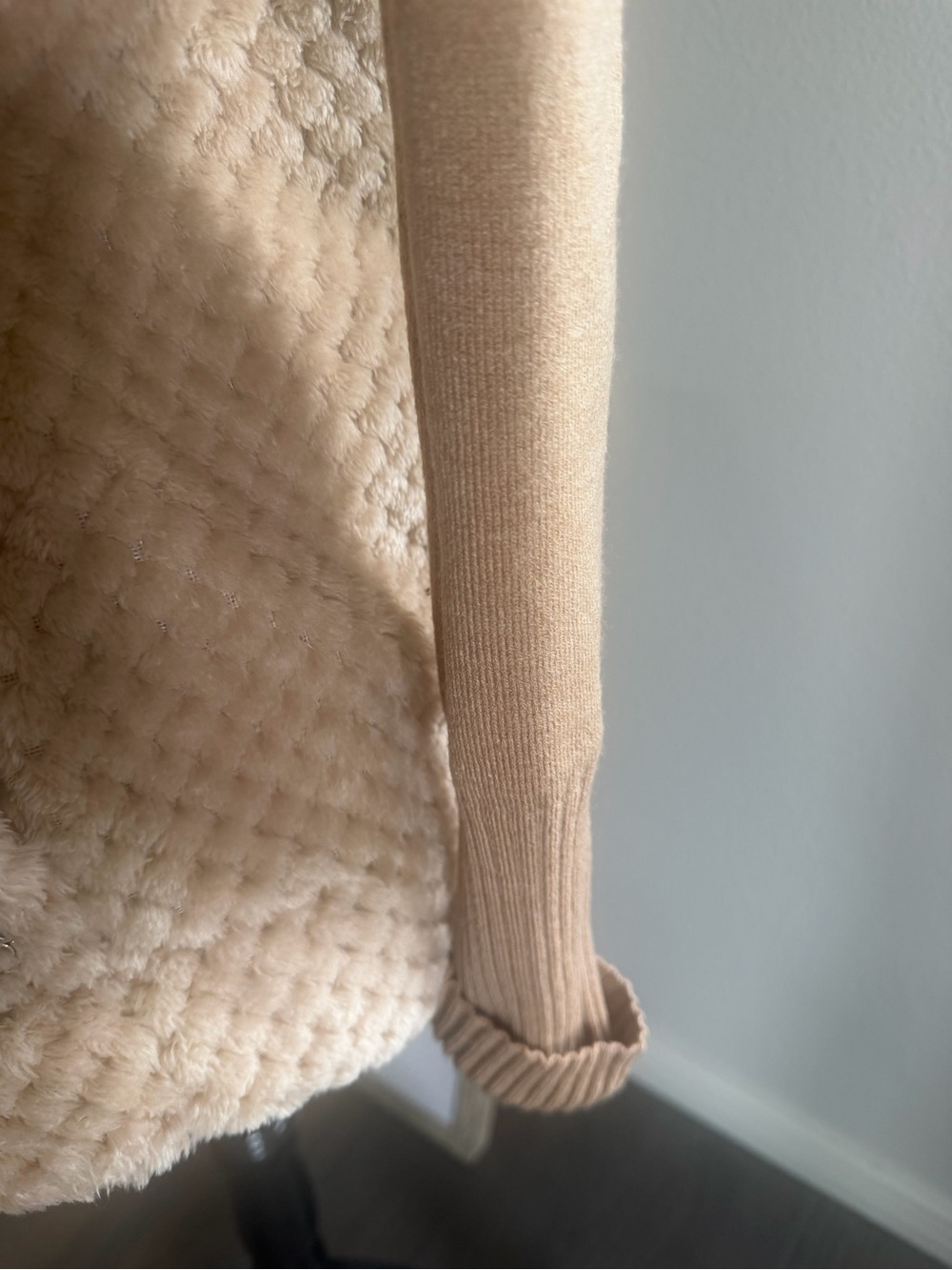 Calvin Klein Beige Plush Sherpa Zip Vest and sweater (2 piece set) - Picture 4 of 5